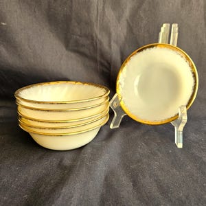 6 Fire King dessert bowls, Golden Anniversary Ivory Swirl 4 5/8" Anchor Hocking, ivory milk glass, brushed gold trim unused Exc vintage cond